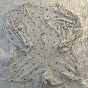 Gilly Hicks Waffle Knit Onesie White Floral XXL